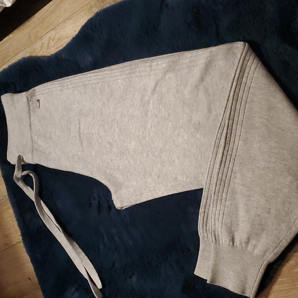 ARMANI Joggers Grey 💯 Authentication Virgin Wool Brand New never worn.YAY!